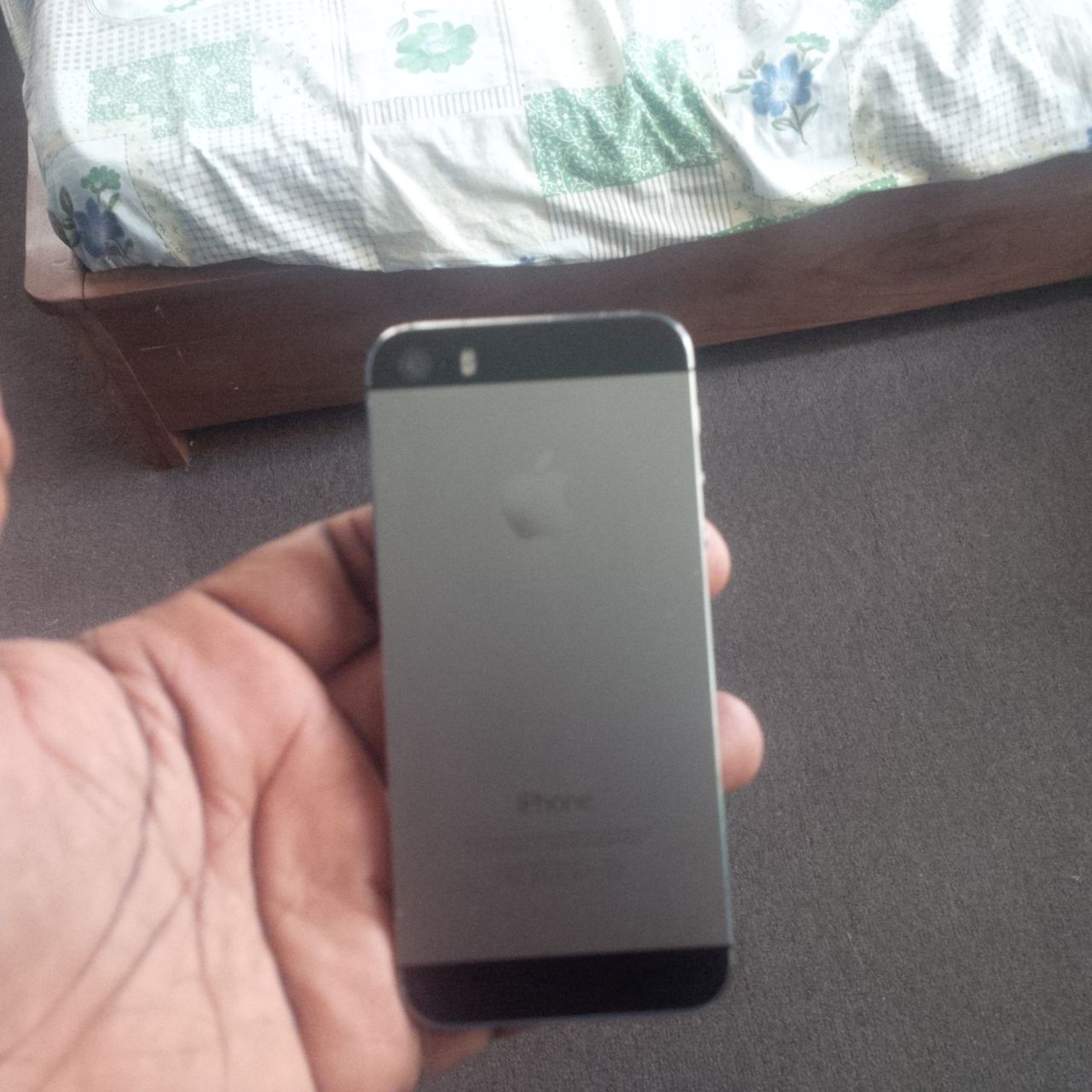 re uk used space gray iphone 5s 16gig for sale by tumababa m 7 33pm on ...