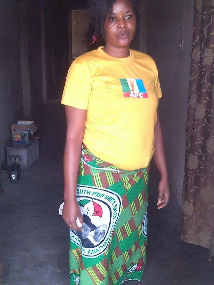 Chaii!  This Naija Woman Is Politically Confused [MUST SEE PHOTOS]