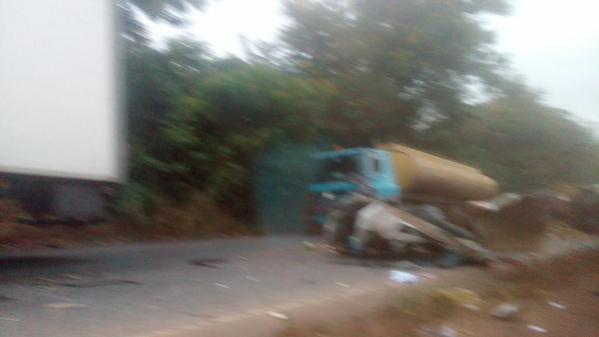 Midnight Accident On Lagos Ibadan Express Way (photos) 2712160_accidentonibadant3_jpege3d117bc5cea6e35ac26d19b5ace7f6f