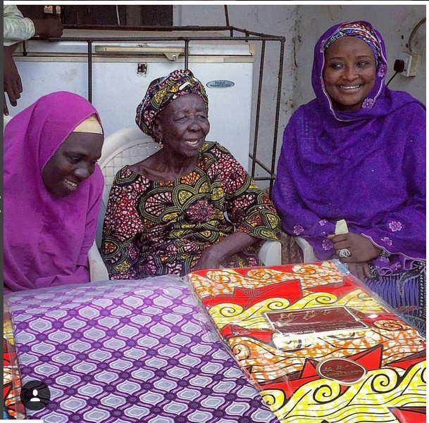 Hajiya Mai Talle Tara who Donated N1M To Buhari Receives First Lady Of Kebbi..