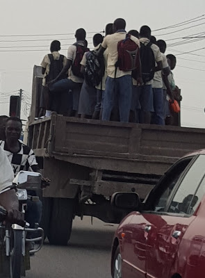 Students Hang On Trucks In Delta To Transport Themselves To School 3474589_qq_jpegb97f738939e956205c3bc855cf181475