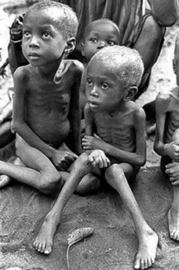Biafra: The Nigerian Civil War In Pictures (Warning Disturbing Images) 374416_Biafran_Children_jpg229e8e954ca1618371cc08fbf4b2059a