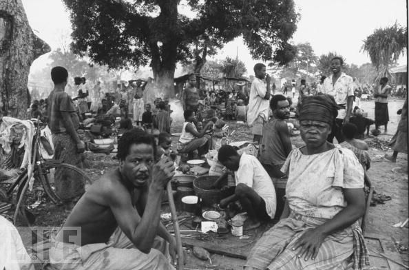 Biafra: The Nigerian Civil War In Pictures (Warning Disturbing Images) 374433_Biafra_Refugee_camp_jpg7d9ac9115959344a52373e00c9a57b17