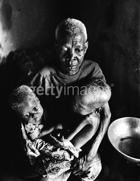 Biafra: The Nigerian Civil War In Pictures (Warning Disturbing Images) 374456_Biafran_Family_jpg0c32a466e9ff573395f6099cbed50ad9
