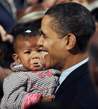 Resultado de imagen para obama with baby pic