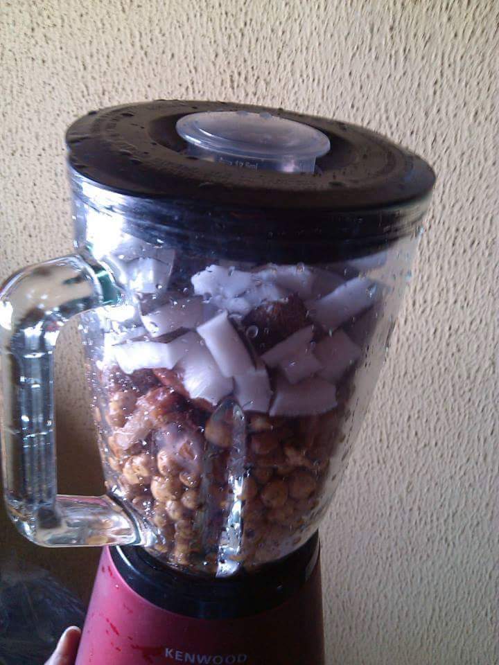 How To Make Homemade Tiger Nut And Coconut Milk (photos) - Food - Nigeria