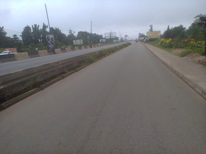 Edo Governorship: Benin-Lagos Expressway Deserted (Photos)  4289350_photo0192_jpeg9ac920bf6e124d11aa0cee984d9e46dc