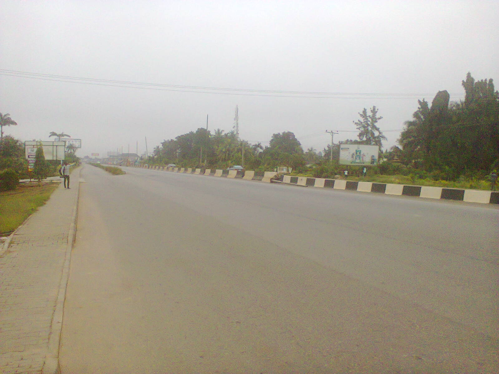 Edo Governorship: Benin-Lagos Expressway Deserted (Photos)  4289352_photo0201_jpeg3320f7beba1c92af601f7b620383ed94