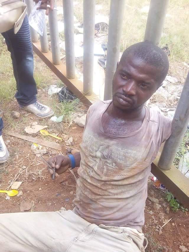Car Thief From Owerri Caught In Umuahia & Tied With Rope (photos)  4486575_fbimg1479233070794_jpege2a6930fe5bfa3dcc5cf37dbe727a7d0