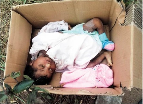 Baby Abandoned In Carton In Akwa Ibom Near A Refuse Dump! Cries to Death 4507559_6_jpegc57de7ffb63a04971dc3a933cf2f080d