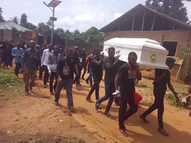 Burial Of UNIPORT Student Shot Dead By Police During Protest (Pics) 4542069_fbimg1480313294441_jpegac281e12cc03038565aa4dbe570a0b7c
