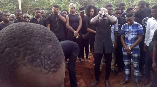 Burial Of UNIPORT Student Shot Dead By Police During Protest (Pics) 4542077_fbimg1480313301758_jpeg3f23bf1c5977985427882c78627cbe66