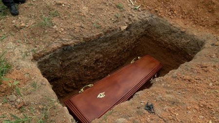 Burial Pictures Of Ifedolapo Oladepo - NYSC Female Member  4556251_burialpicturesofifedolapooladeponyscfemalemember_jpegebda6d42faab38272790d66943158b11