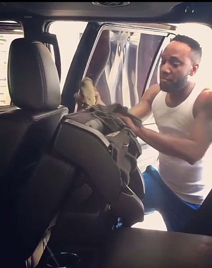 Brokeness??? Kcee Spotted Washing His Car By Himself At A Car Wash [Photos + Videos] 4589970_img20161210053407_jpeg2952f26d3c208a5cdfc08a297039910e