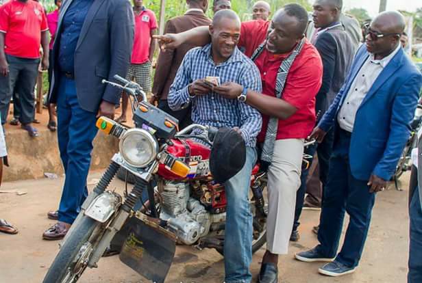  Governor Rochas Okorocha Spotted On A Motorcycle In Owerri, Nigerians React. PIC  4612222_nj_jpgc21198bdd3618ed0ed8788f39be8eb28
