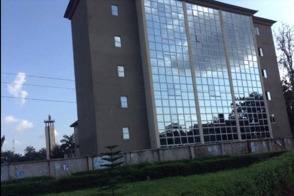 Obiano Opens The 16 Storey Building Hospital Built By Dr Maduka At Umuchukwu Village Now Opened (Photos) 4643828_fbimg1482429018886_jpege1d8d93322b1a439b80cfd8b4fbbf1f3