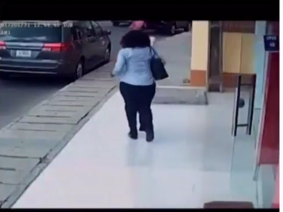 Lady Steals N100k & An iPhone From A Boutique (Video) 4854543_re6_png79ab8bcf3e60fb7b8a3bf770349e02b6