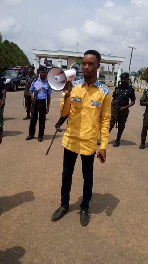 Police Arrest Journalist For Organising Anti-Uduaghan Protest In Asaba (Pics) 5015040_fbimg1489750292127_jpeg94ace5e194c51ecf87a0841fb9dd4984