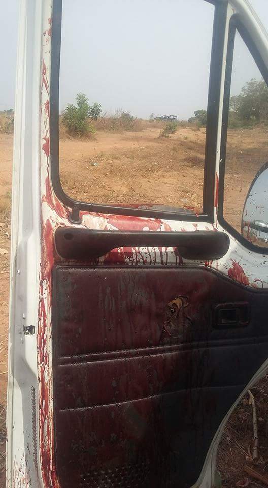 Robbers Attack Travellers Along Abuja-Kaduna Expressway, Kill Driver, Shoot 2  5056461_fbimg1490458153302_jpegdac2d48f6f716ab0bd3d8fc98f891d84