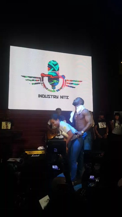 Iyanya Rocking His Female Fan's Butt On Stage During His Signature EP Launch  5107617_screenshot20170405092209_jpegb8710aac2a1abd01193e3045ad2f289d