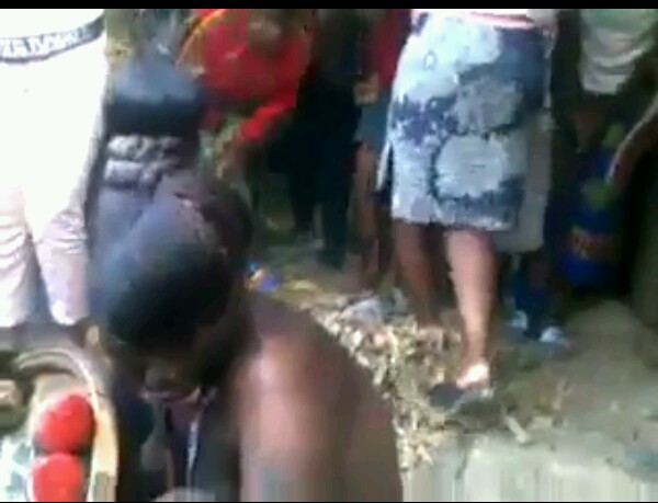 2 Zimbabwean Female "Witches" Caught Red-handed Totally Unclad (Video) 5114819_20170406131836_jpeg3e5633bea96315c536ceecd30234d009