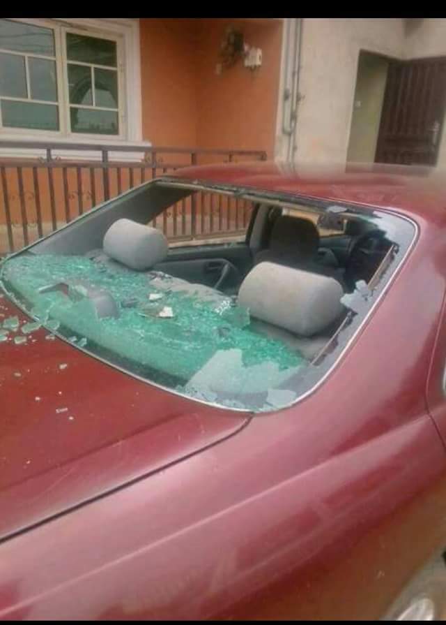 Woman Smashes Her Husband's Car Windscreen After She Was Beaten By Him (Photos) 5128989_fbimg1491732815565_jpeg387ab874cc051bdb4b3e959e42349626