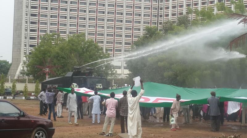Police Uses Teargas On "Freezakzaky" Protesters In Abuja (Photos) 5139724_freez3_jpeg36169f647588af2651de8e3b0ce7ef70