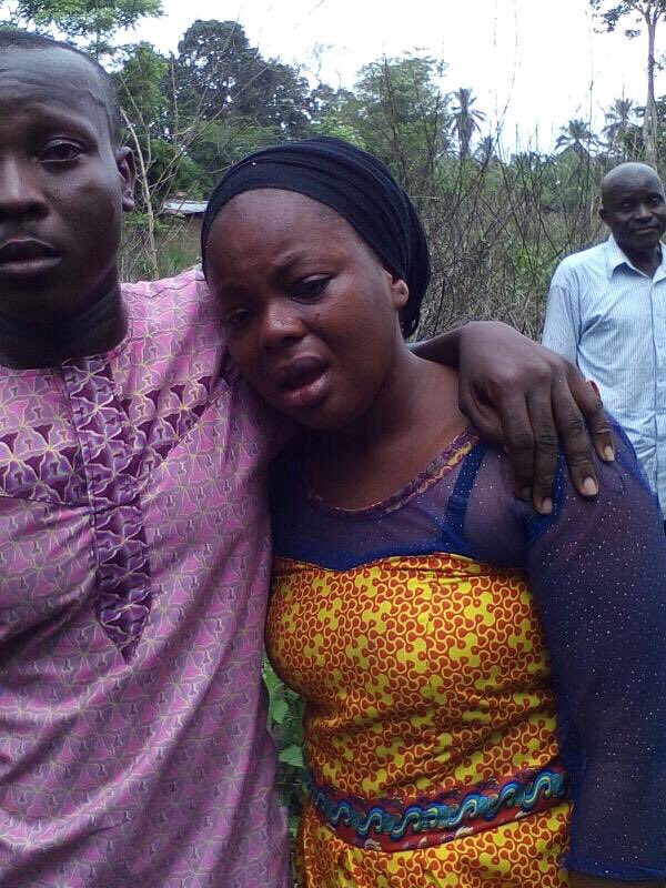 Burial Of Woman Shot By Policeman Who Was Chasing Yahoo Boy In Lagos (Photos) 5140303_c9ib3u0waaaqnk7_jpegfc25e52302108c5982d9e03023ecca30