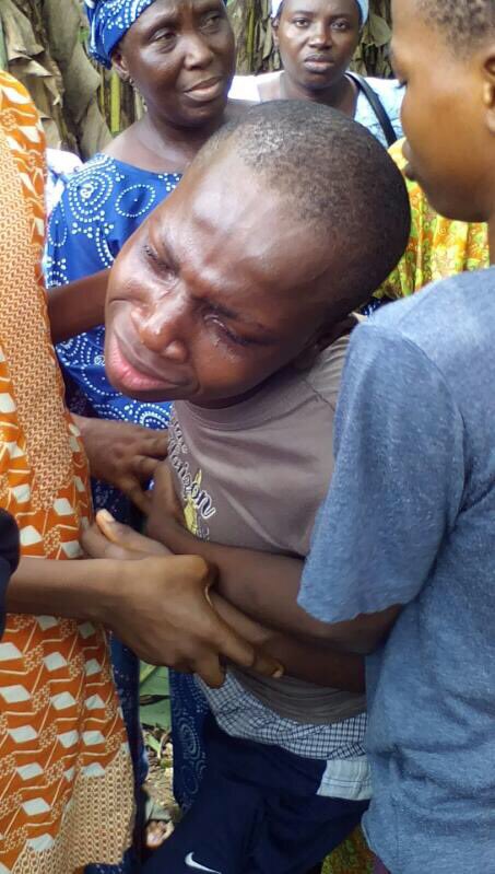 Burial Of Woman Shot By Policeman Who Was Chasing Yahoo Boy In Lagos (Photos) 5140305_c9ib3u6xoaads5d_jpeg0a95b9c3508c350a11e175dd6fe7abe9