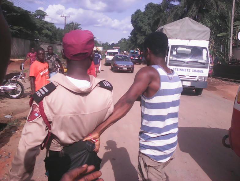 Road Safety Officials Beaten In Anambra By Angry Mob(Photos) 5162692_fito6_jpg4724ad61cc3225f1e03b78f53f41653f