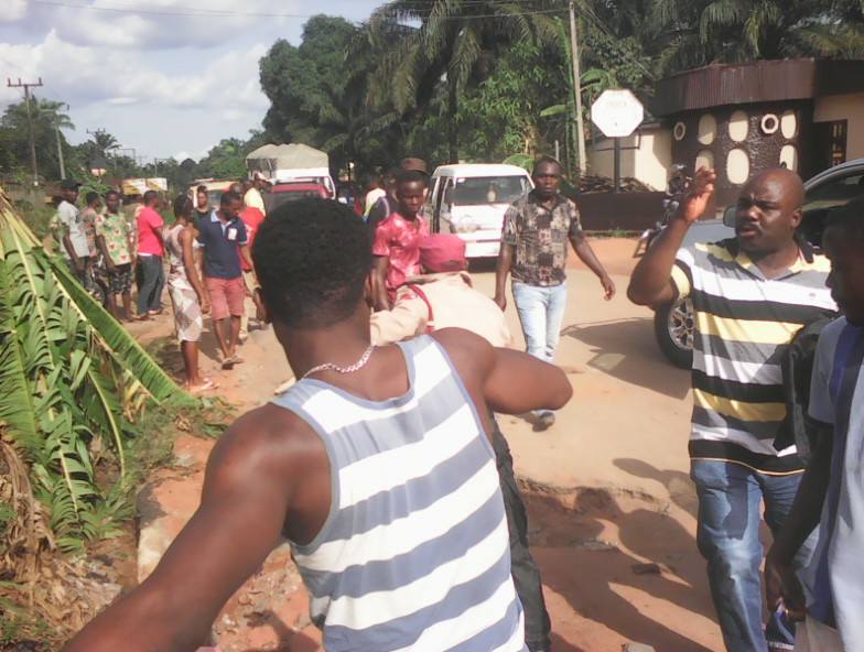 Road Safety Officials Beaten In Anambra By Angry Mob(Photos) 5162693_fito7_jpgd043f454f2437ad31a6b7084d940af3b