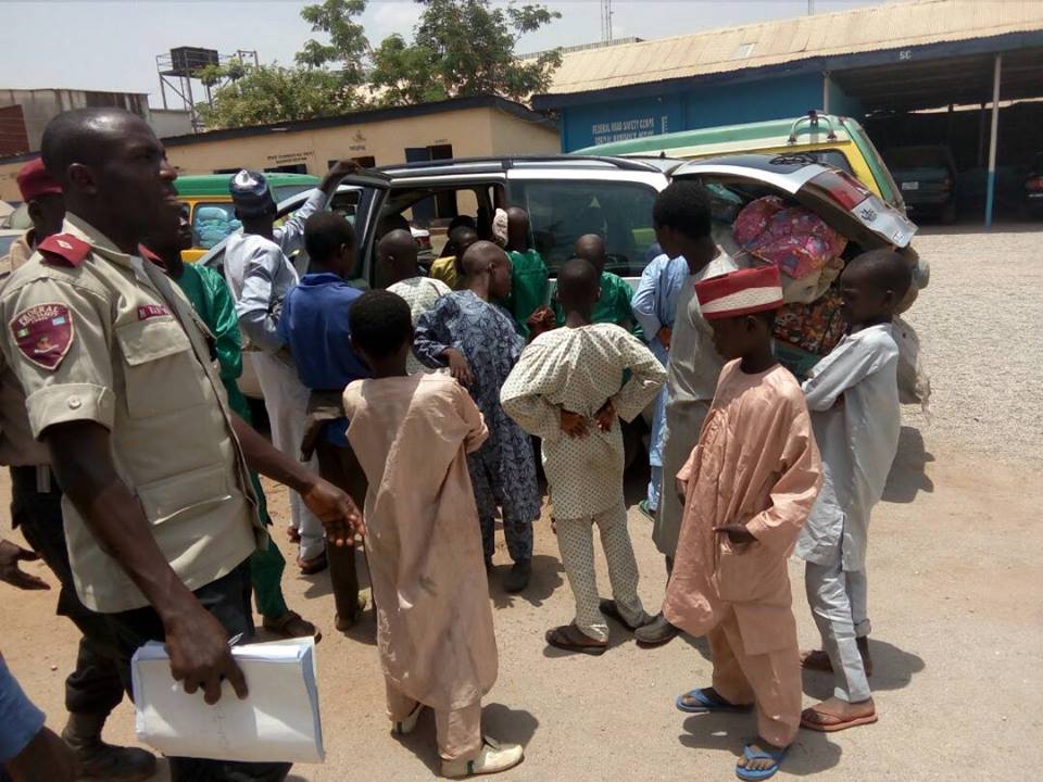 Child Traffickers Apprehended In Kaduna With 17 Underaged Children 5231653_ginb_jpeg75c341982f937900995914ef2994c6ae