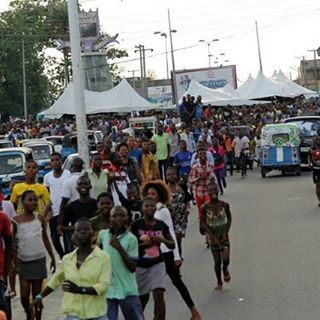 Efe Brings Warri To A Standstill As Massive Crowd Troop Out To See Their Hero 5266705_efestreet2_jpegfbb866840b49690d1a59e369771277ea