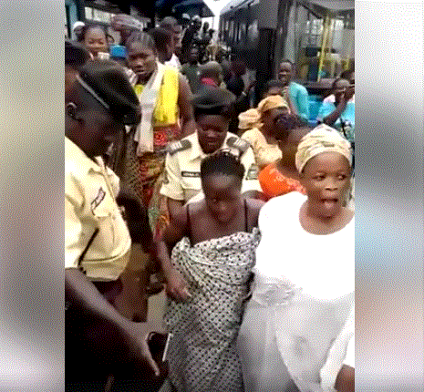 Woman Gives Birth To A Boy In BRT Bus In Lagos (Photos, Video) 5326322_birth_gif3409fcc779cd90421f30a9ee8f2e303a
