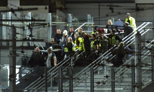 19 dead and 59 injured Following An Explosion In Manchester (Graphic screenshot) 5365020_casualtiesbeingcarriedoutofthearena_jpegbc8237fb28e28d6b14cb14e0f510babf