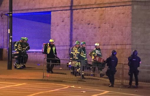 19 dead and 59 injured Following An Explosion In Manchester (Graphic screenshot) 5365045_paramedics_jpeg1dc8799a219e4d0476983819965c3018