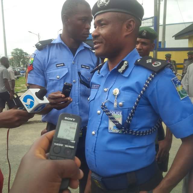 CitizenAction - Tekena Iyalla Protests At Police Station Over Increased Robbery In Rivers (Pics) 5409393_fbimg1496144379624_jpegc2665733f8d083667b9ccdd0eb282701