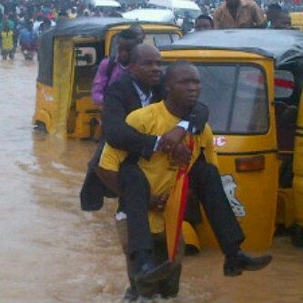 Lagos Flood: Seriously, Is This Funny Or What (pix)? - Politics ...