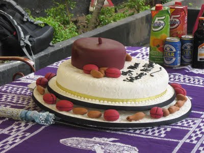 Pictures of traditional wedding cakes in nigeria