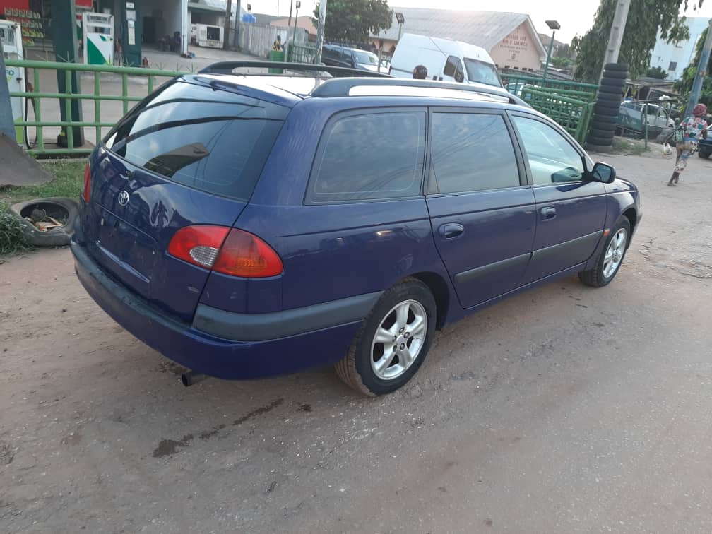 A Clean Tokunbo Toyota Avensis For Sale, 2002 Model
