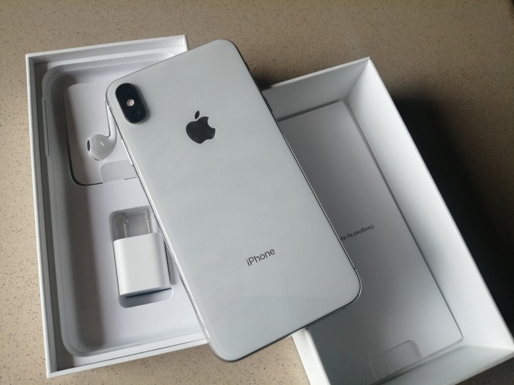 SOLD! Iphone Xsmax 256gb Silver - Technology Market - Nigeria