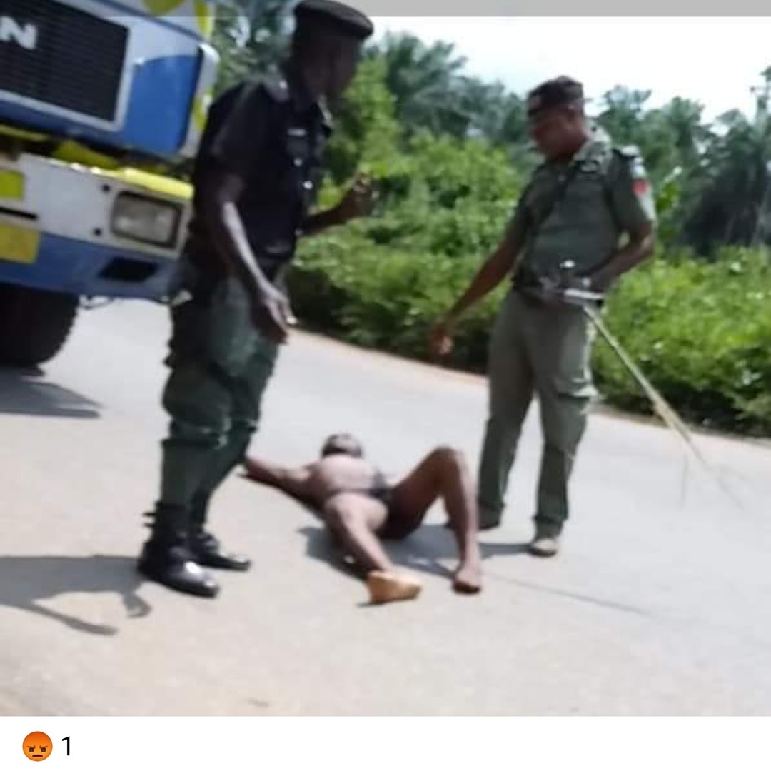 Policemen Beat Up Driver Along Owerrinta (Photos) - Crime - Nairaland 