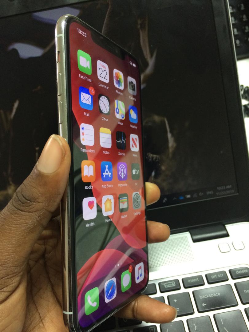 Verizon Iphone 11 Pro Max For Sale - Technology Market - Nigeria