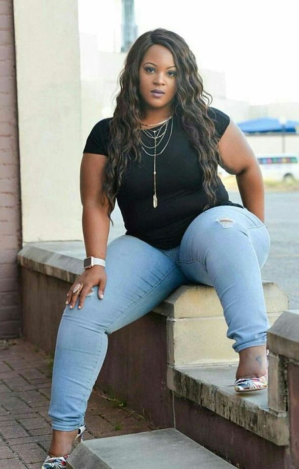 Check Out This Beautiful Plus Size Lady's Legs - Romance - Nigeria