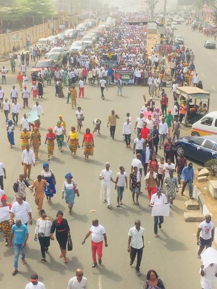  Supreme Court: Imo Youths Storm The Streets For Governor Hope Uzodinma (Photos)