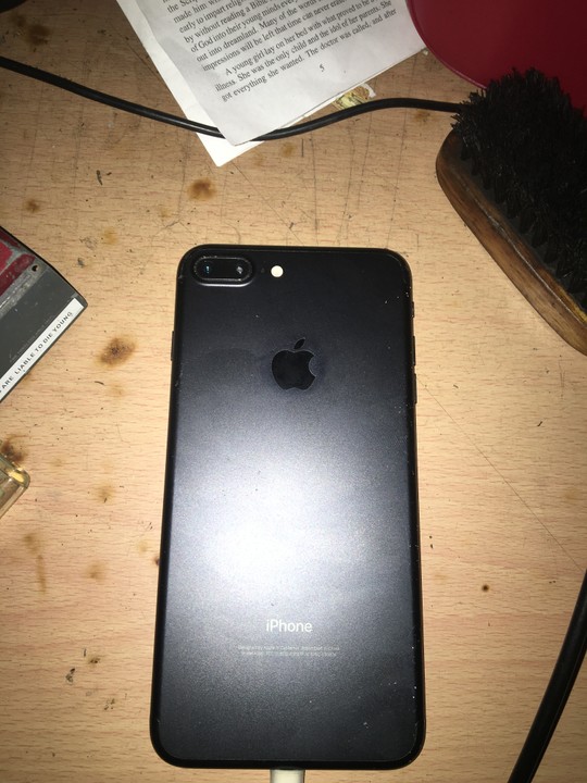 Clean Iphone 7 Plus 32gb For Sale - Technology Market - Nigeria
