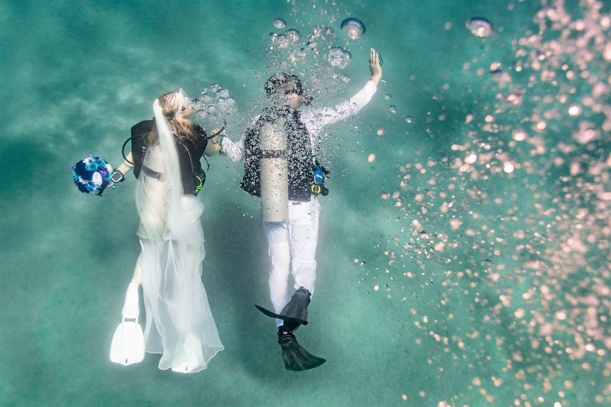 Couple Got Married 32ft Underwater In The Caribbean Sea Photo
