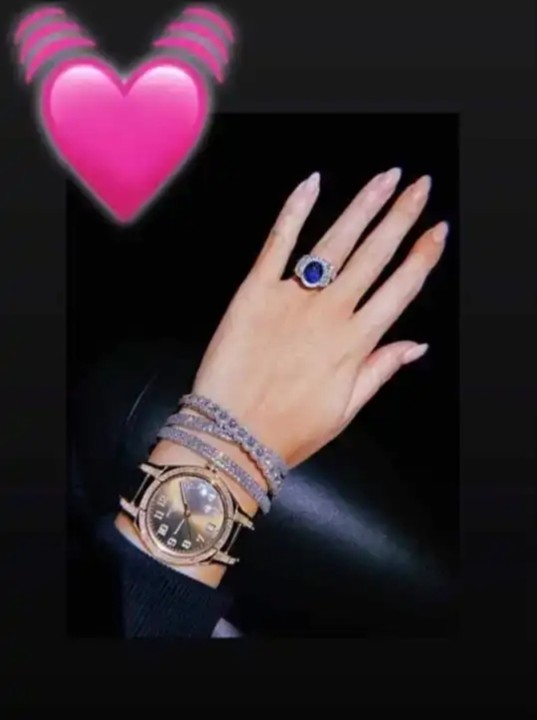 Ronaldo’s girlfriend flashes stunning £775k worth of diamond jewellery on ONE hand (Photos)  %Post Title