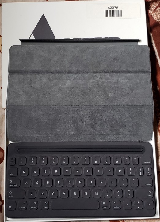 Like New Ipad Pro 10.5 Smart Keyboard - Technology Market - Nigeria