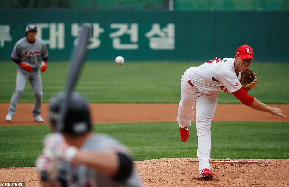 COVID-19: South Korea Open Baseball League In Front Of ...